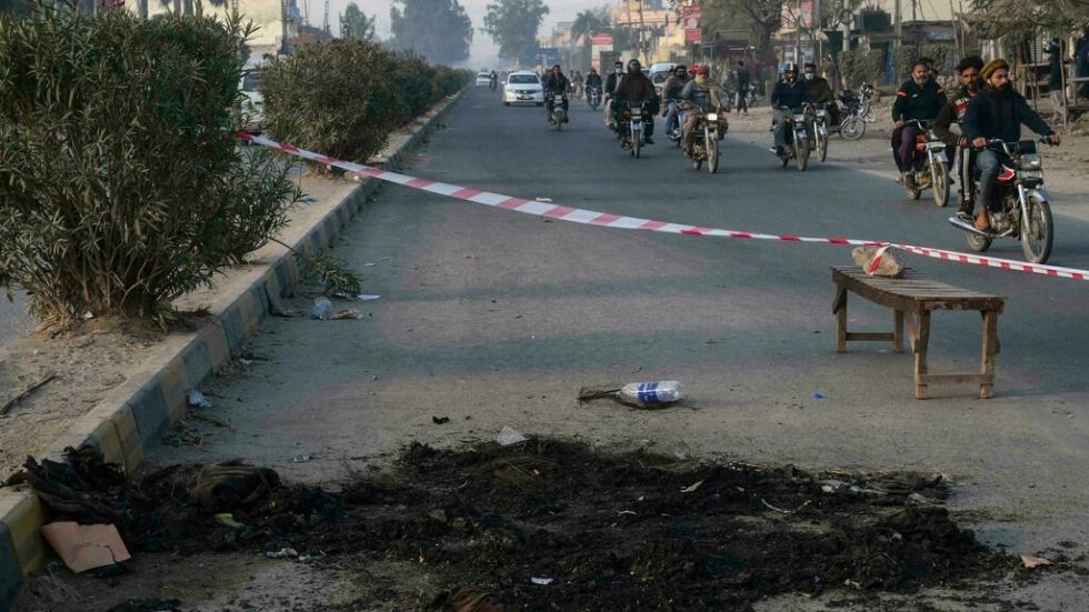 Reportan que hay cientos de detenidos en Pakistán por matar a un capataz esrilanqués acusado de blasfemia