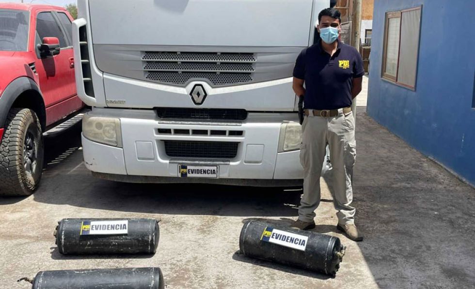 Detienen en Chile un boliviano que transportaba 300 kilos de cocaína ocultos en un camión