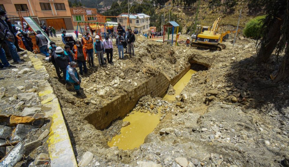 Alcaldía paceña prohíbe nuevas construcciones y movimientos de tierra hasta febrero