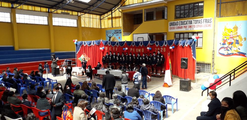 Autorizan actos de presenciales a una treintena de promociones