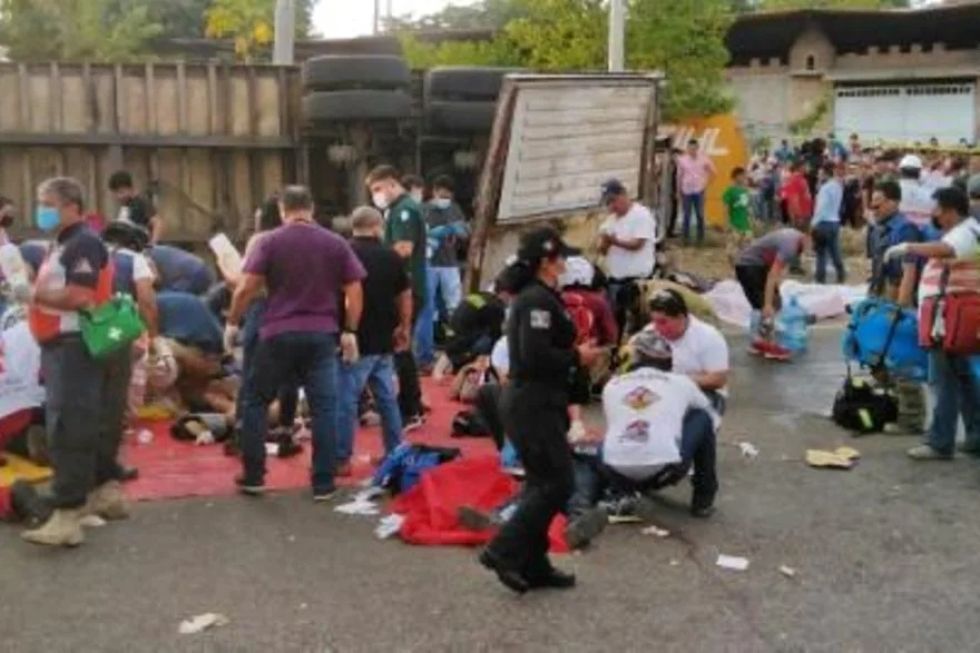 "¡No cierres los ojos!": la súplica de un migrante tras el accidente en México