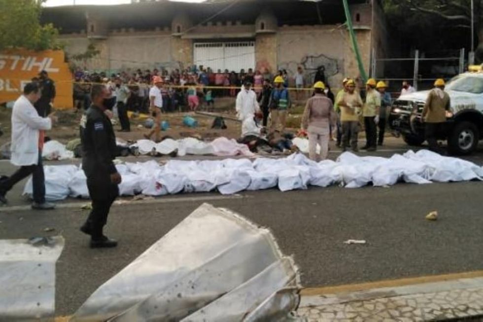 México urge a EEUU cambiar política migratoria tras muerte de 55 migrantes