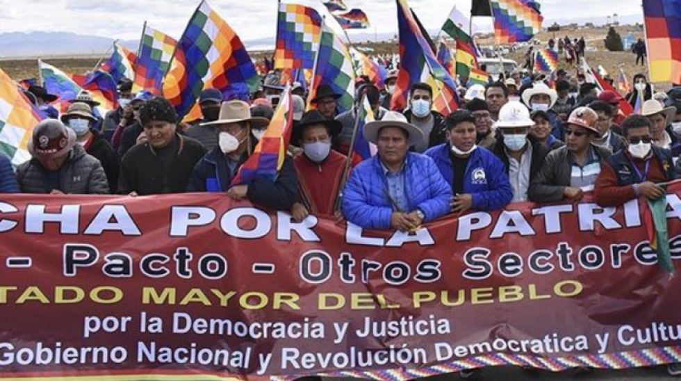 Evo Morales revela que policías y militares marcharon en defensa de Luis Arce