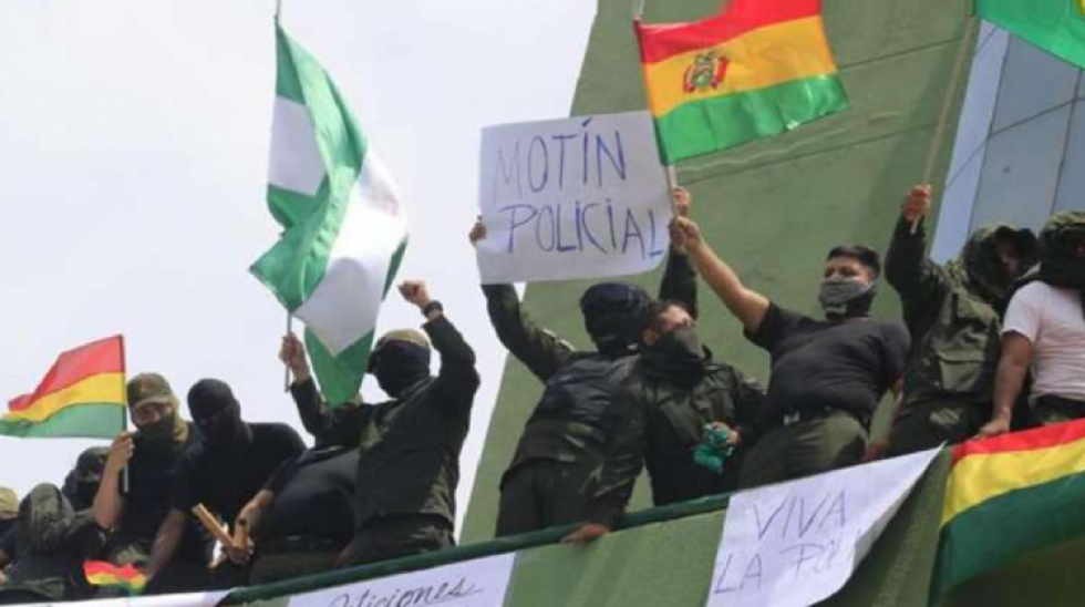 Dan de baja a suboficial acusado de proclamar el motín policial en Santa Cruz
