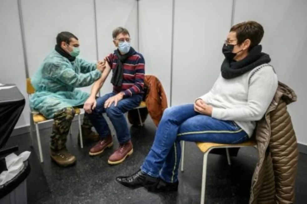 Suiza endurece medidas anticovid y reintroduce el teletrabajo obligatorio