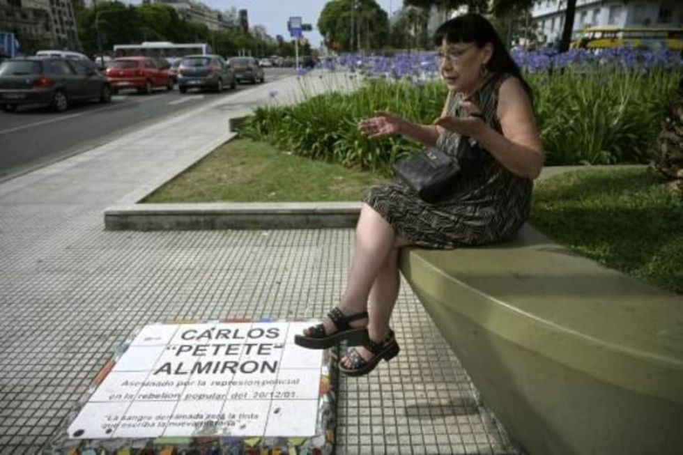 Relatos salvajes de 2001: saqueos, represión y "corralito" en Argentina