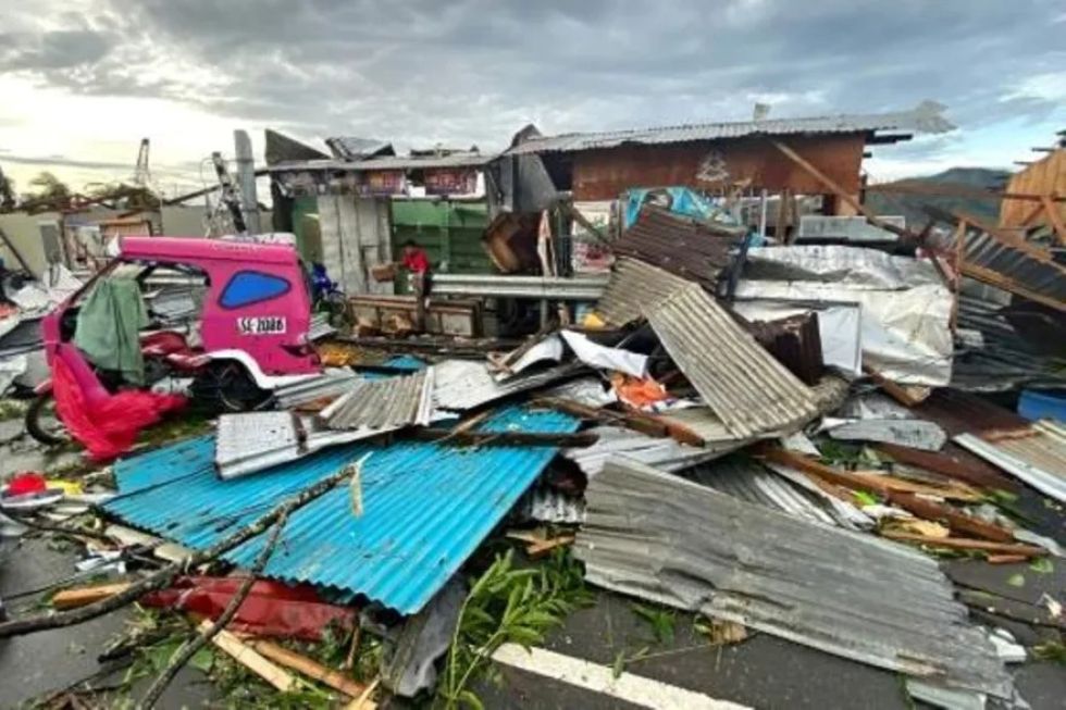El paso del tifón Rai deja al menos 108 muertos en Filipinas