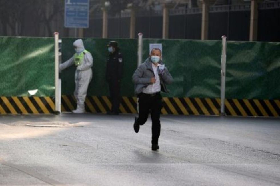 Millones de confinados en China mientras ómicron multiplica los casos de covid en el mundo