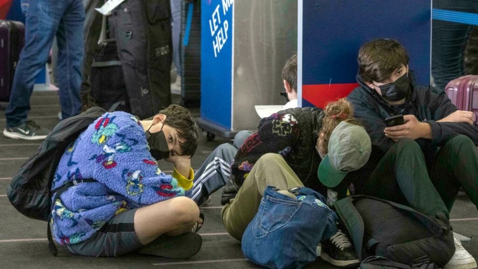 Cerca de 4.500 vuelos anulados en el mundo por avance de ómicron en plena Navidad
