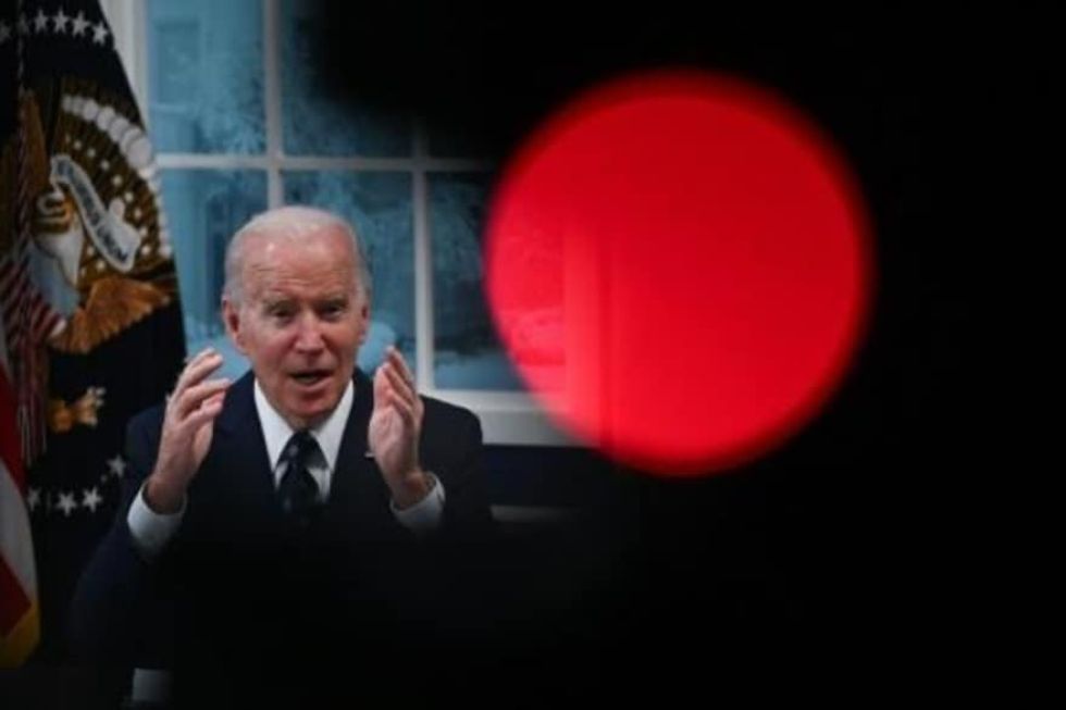 Biden y Trump se enfrentan a distancia, un año después del asalto al Capitolio