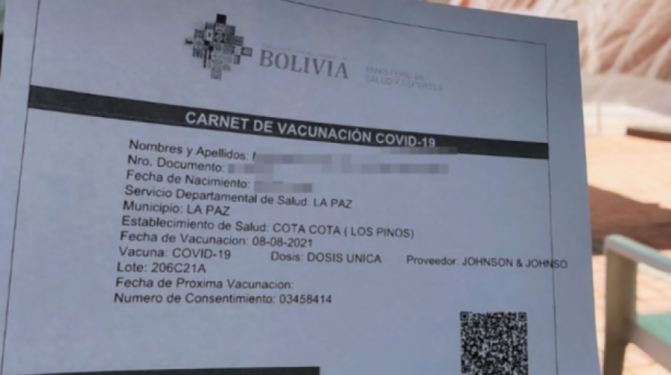 Tras fallas en aplicación anticovid, Salud informa que carné antiguo estará vigente hasta el 5 de enero