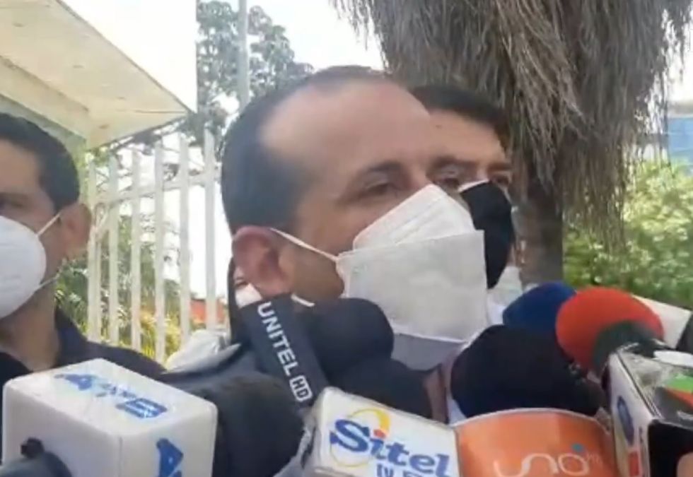 Gobernador Camacho acude a la Fiscalía y ratifica denuncia contra Costas por el desvío de recursos en la Gobernación