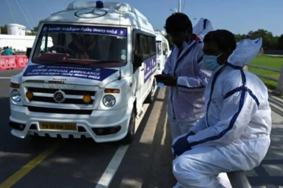 India suspende mitines electorales ante contagios de variante ómicron