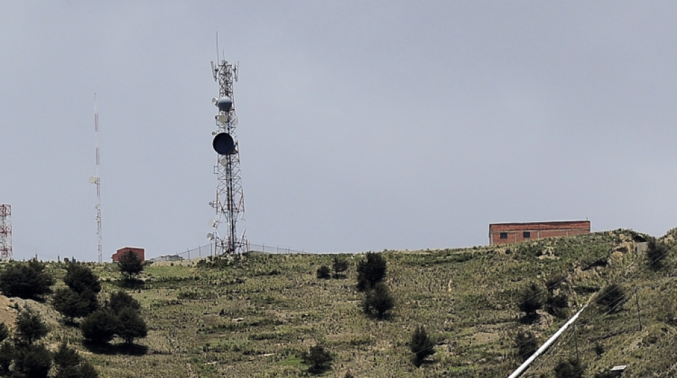 Radioemisora denuncia intentos de volar torres de transmisión