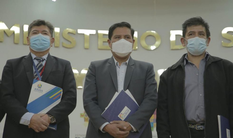 Cajas de salud habilitarán puntos de vacunación anticovid para la población