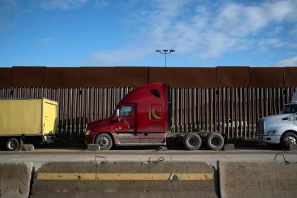 EEUU extiende la exigencia de la vacuna a quienes ingresen por tierra