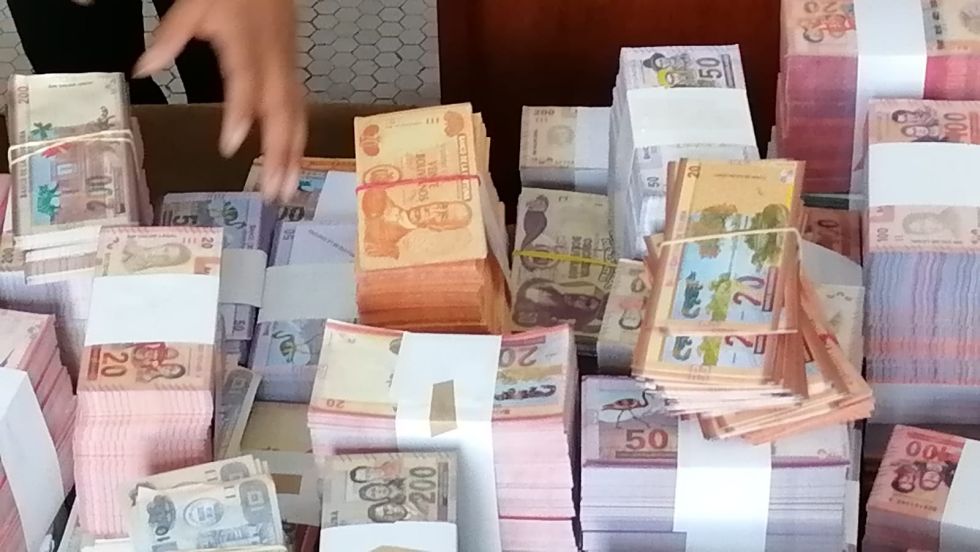 La Alcaldía de La Paz decomisa 73 kilos de billetes de Alasita impresos en tamaño real
