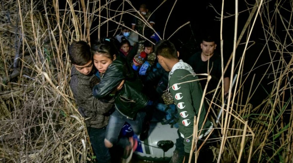 Más de dos millones de migrantes fueron arrestados en la frontera sur de EEUU en 2021