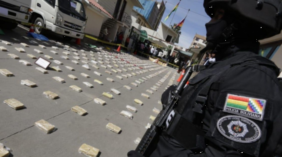 Oposición cuestiona "permisividad" del Gobierno frente a hechos de narcotráfico