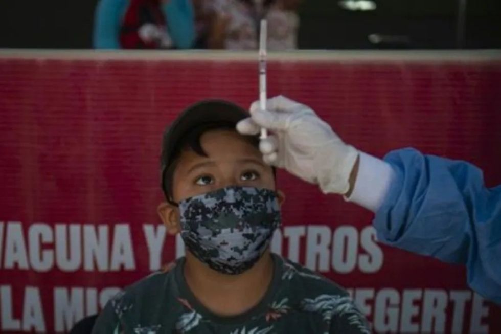 Perú supera tres millones de contagios de covid-19, casi el 10% de la población