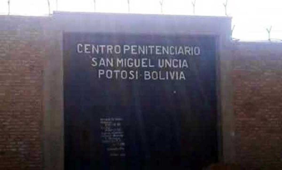 Internos se favorecerán con carrera informática en Uncía