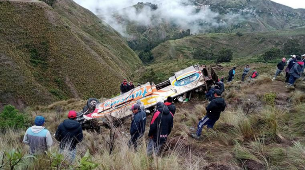 Cochabamba; Un bus se embarranca en Kami dejando 11 fallecidos y 22 heridos