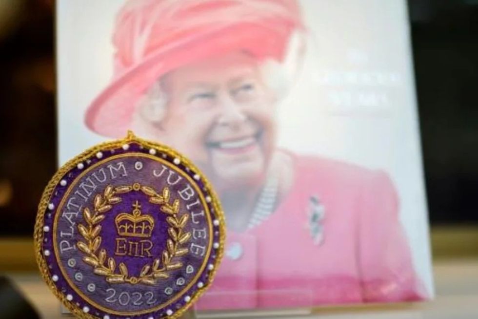 La reina Isabel II cumple 70 años en el trono el domingo