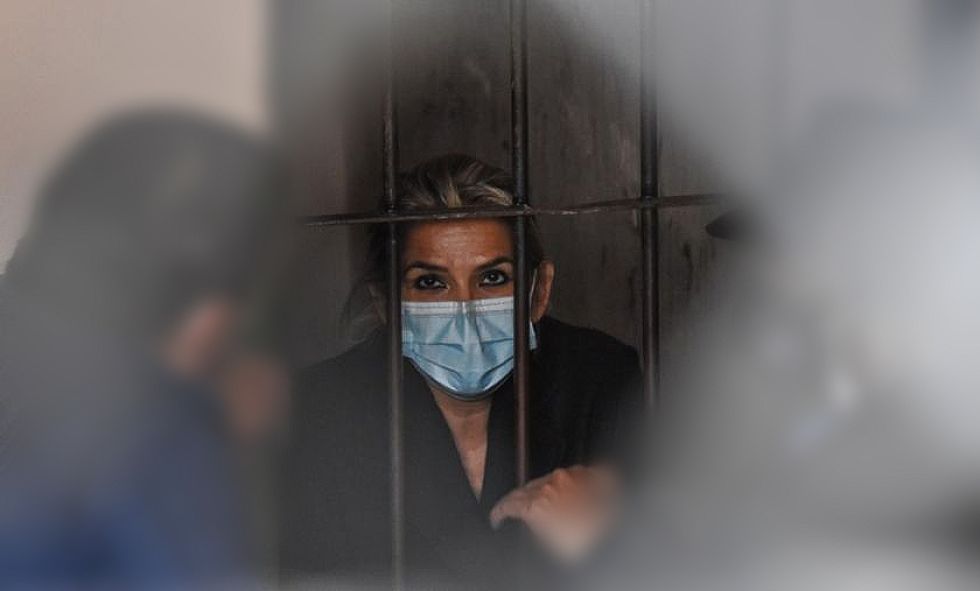 Abogado acusa a Lima de “chantajear” a exjefes militares para que declaren en contra de Áñez