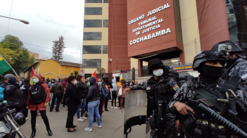Cochabamba: Denuncian "consorcio criminal" de jueces y fiscales en obtención de sentencias 