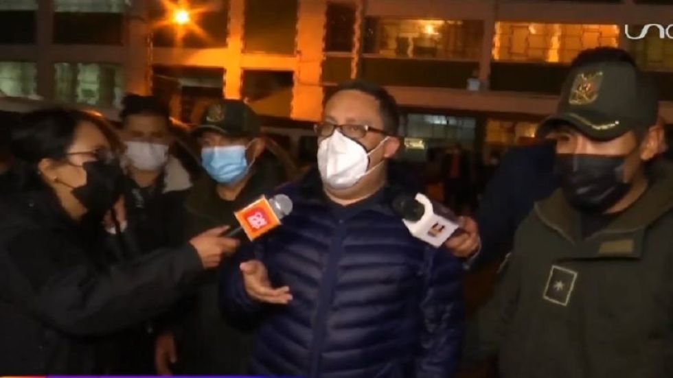 Arrestan al abogado de Santos Quispe por incidente con policías