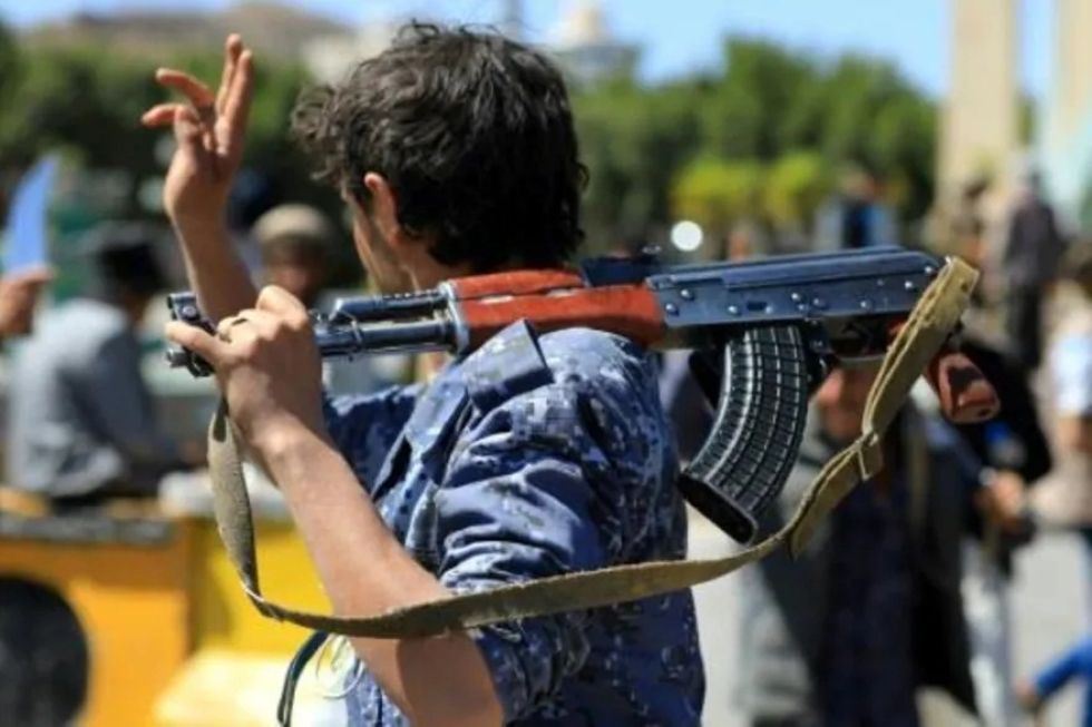 La coalición internacional bombardea el entorno del ministerio de los rebeldes en Yemen