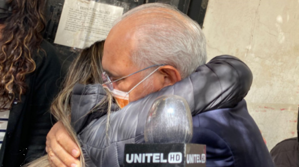El expresidente Mesa intentó visitar a Áñez y en el penal no le permiten el ingreso