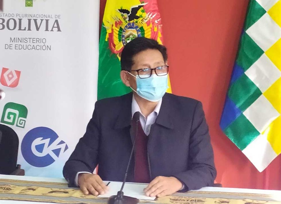 Ministro Pary dice que hay ‘bastante demanda’ para el retorno a clases presenciales pero ratifica que será paulatino