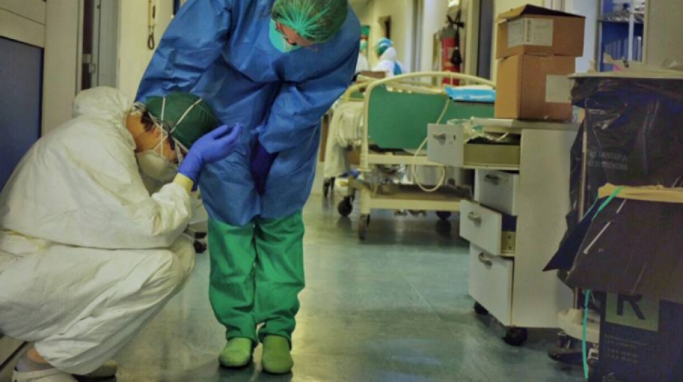 Organismos instan a reforzar la protección para salubristas ante la presión de la pandemia