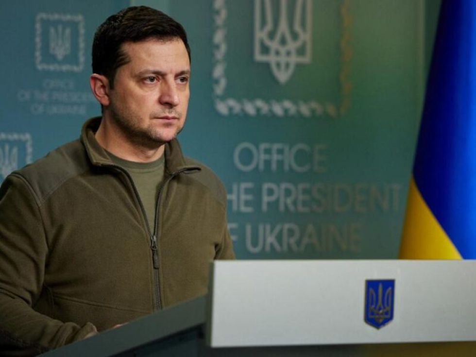 El presidente de Ucrania dice que las tropas rusas tratarán de tomar Kiev esta noche