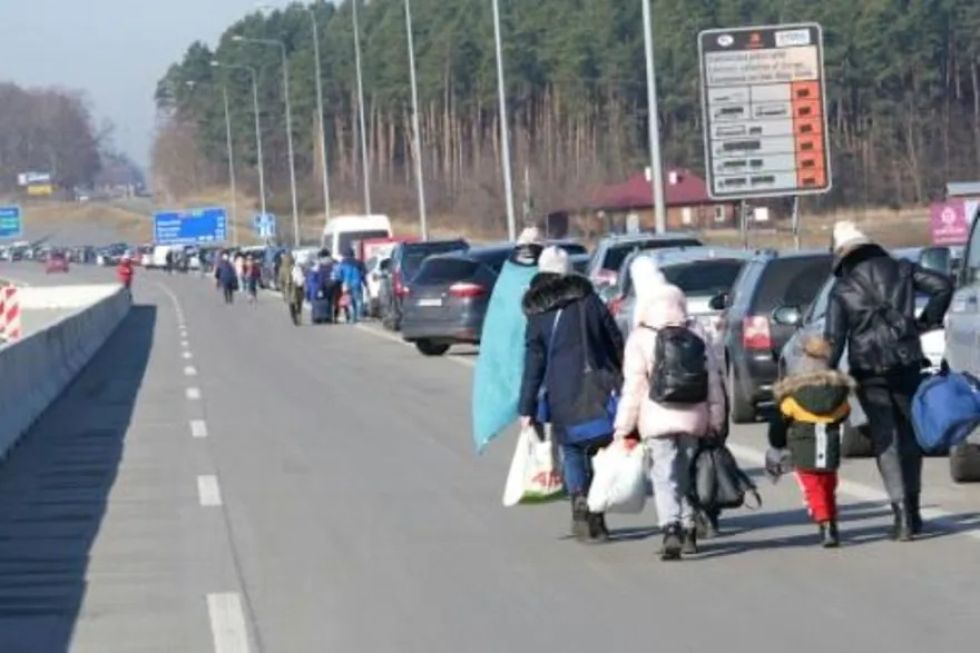 Polonia afirma que 100.000 ucranianos llegaron a su territorio desde el ataque ruso