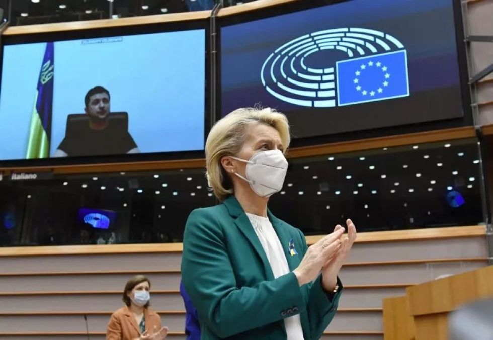 Zelenski hace dramático pedido de apoyo a Europa, que considera su destino "en juego"