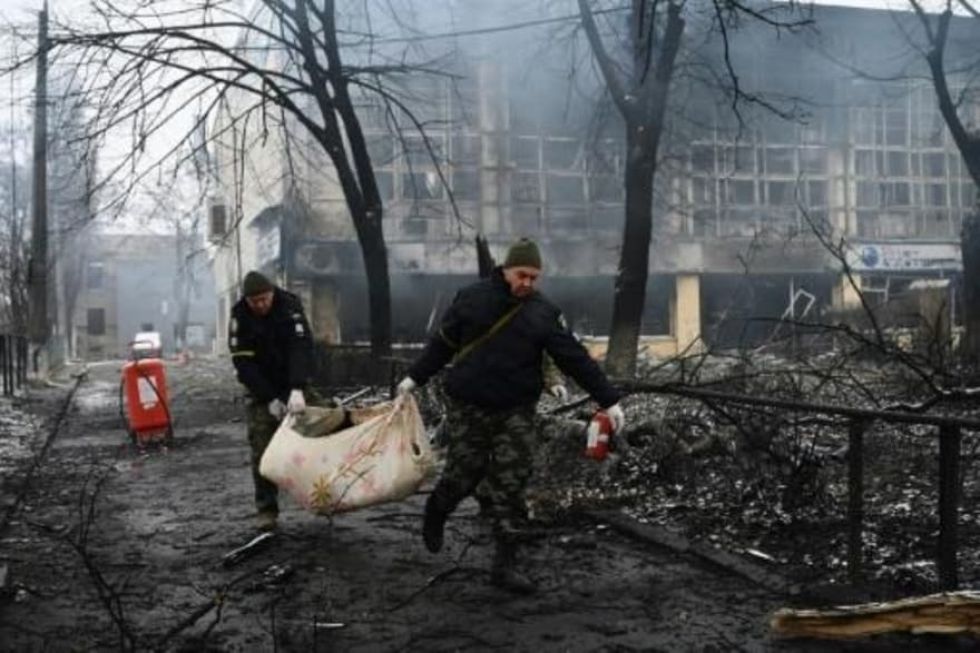 Intensos bombardeos rusos y éxodo de ucrananios antes de nuevas negociaciones