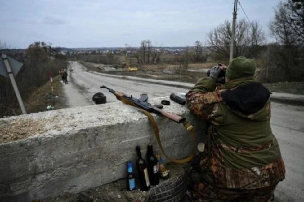"Lo volaremos": los ucranianos, dispuestos a sacrificar el último puente a Kiev