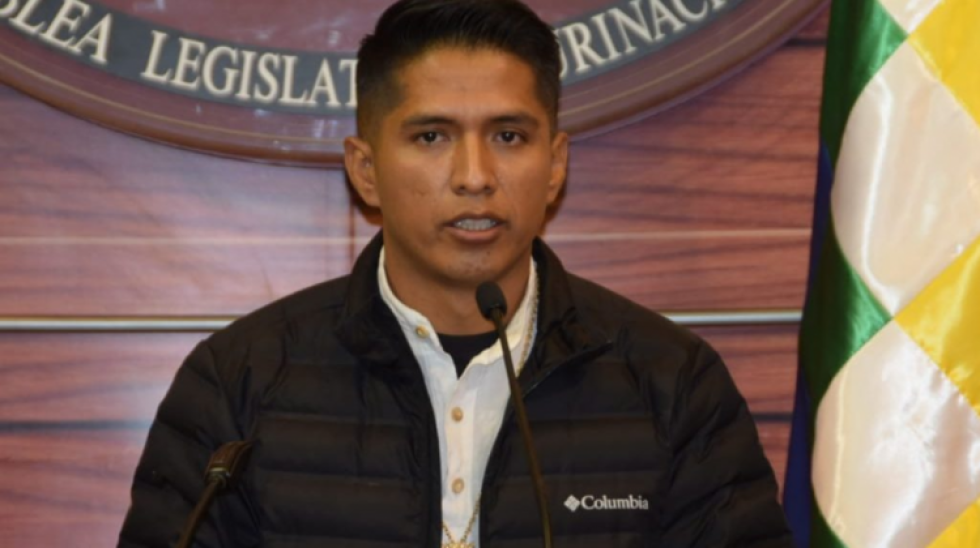Presidente del Senado descarta nacionalización de vehículos indocumentados