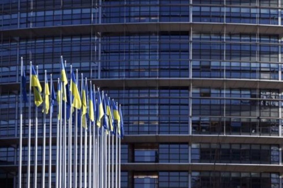 La UE agrega a 160 magnates y senadores rusos a su lista negra de sanciones