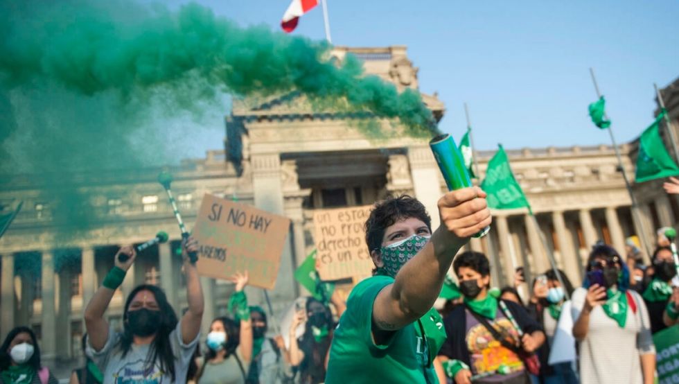La despenalización del aborto vuelve a estar sobre la mesa en Perú