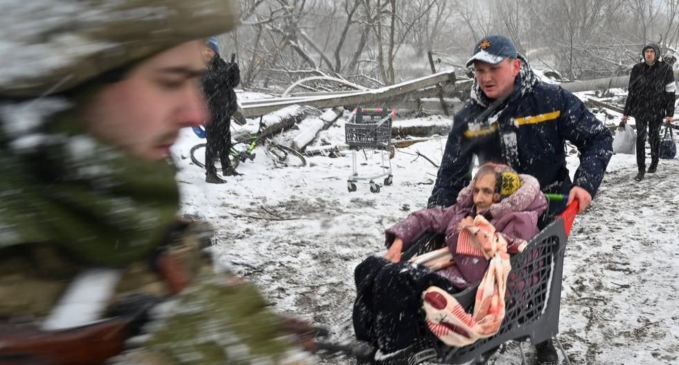Zelensky confirma que 35.000 civiles fueron evacuados de ciudades ucranianas