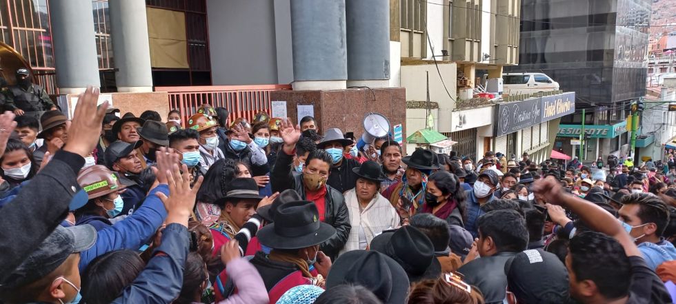 Sala Penal ratifica detención domiciliaria y con salida laboral para el gobernador Santos Quispe