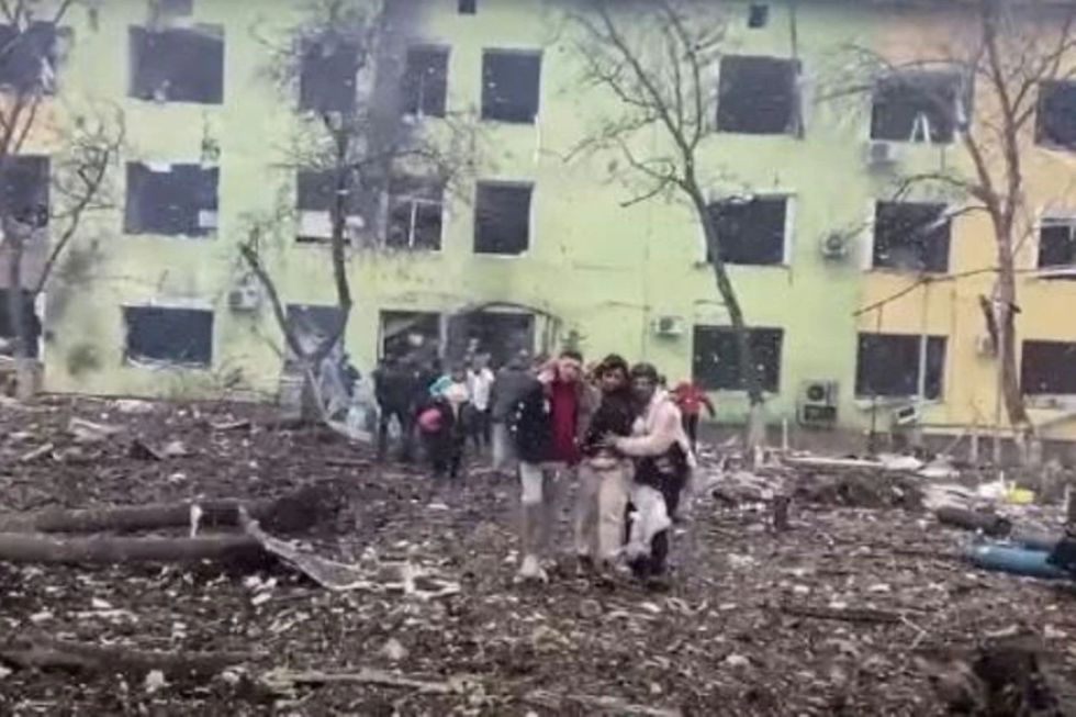 Las escasas noticias que llegan de Mariúpol reflejan la desesperación