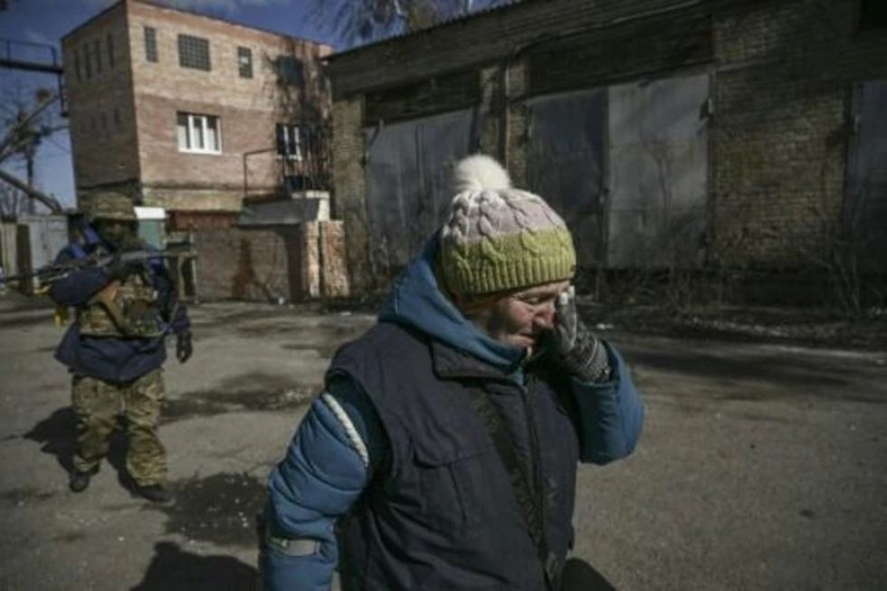 Las fuerzas rusas rodean Kiev y bloquean Mariúpol