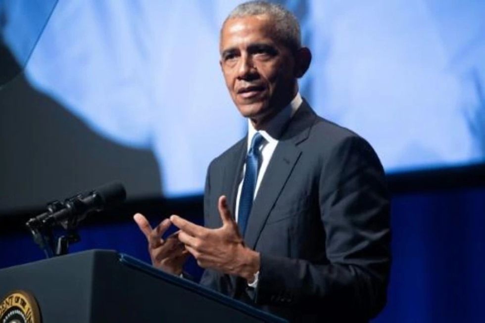 Obama da positivo a coronavirus y dice que se siente "bien"