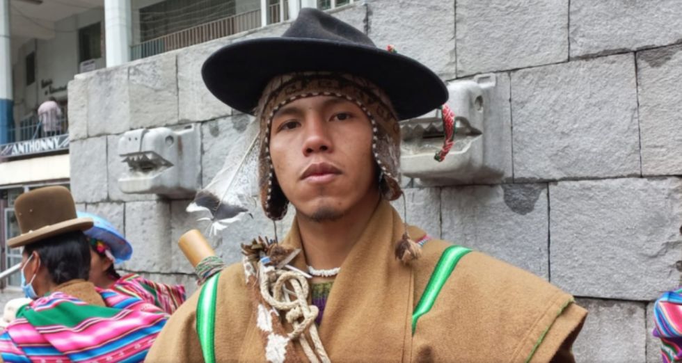Aymara que rompió la nariz a la estatua de Colón: "Reto a Arias que me meta a la cárcel"