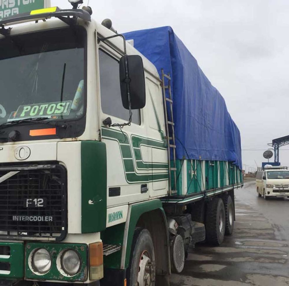 En la tranca Oruro -Potosí: Intervienen un camión con 4.000 kilos de explosivo ANFO de forma ilegal 