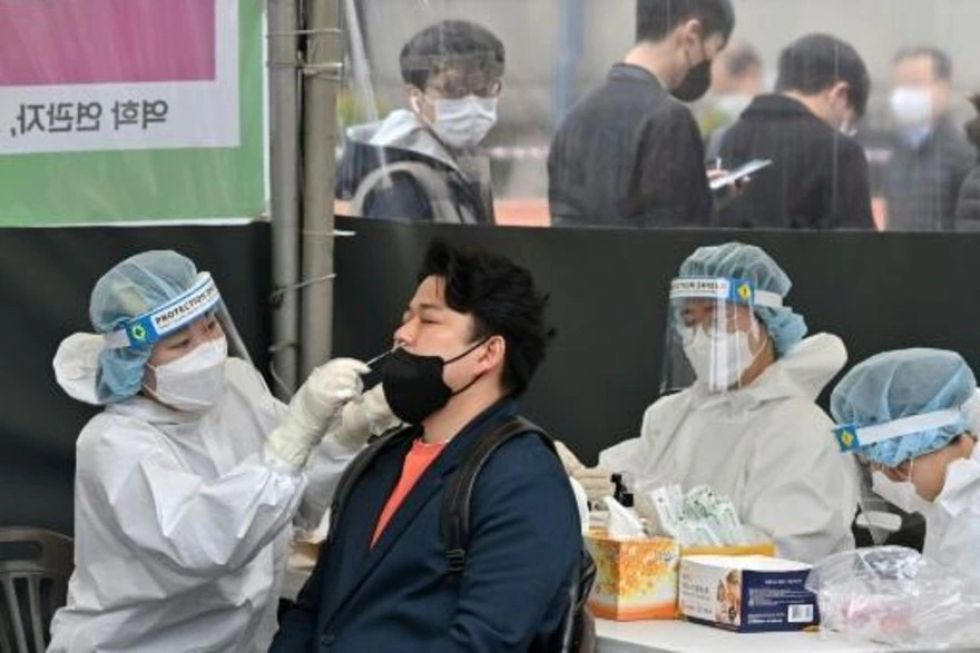 Corea del Sur registra un nuevo récord de contagios de covid por la variante ómicron